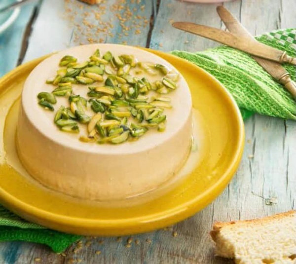 تولید و فروش حلواارده سنتی تاج پاز