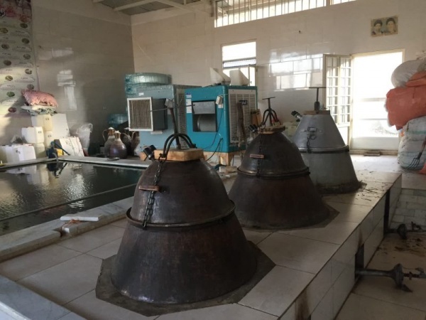 فروش انواع گلاب و عرقیات،گلاب کاشان،نعناع،بیدمشک،