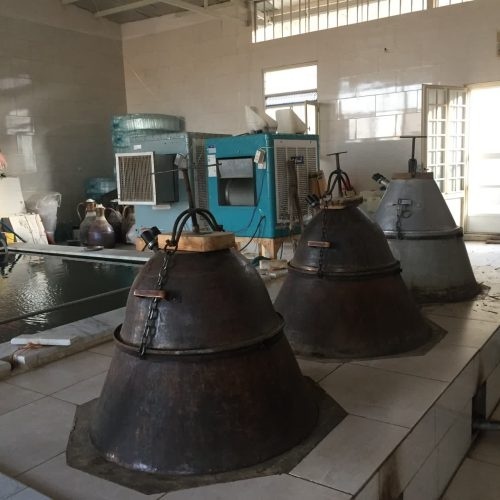 فروش انواع گلاب و عرقیات،گلاب کاشان،نعناع،بیدمشک،ک